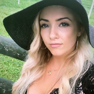 Meet your Posher, Mariya